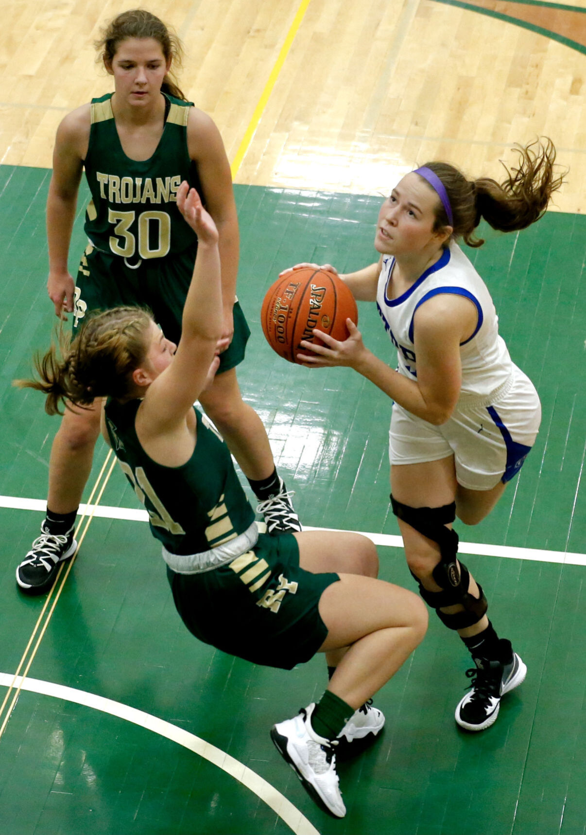 Sera Speltz draws contact at the rim